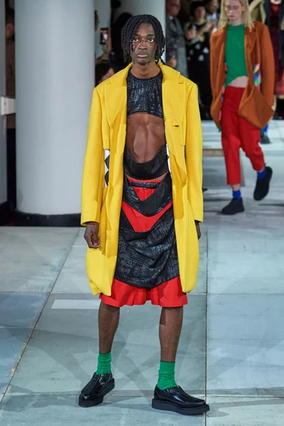 Look 17